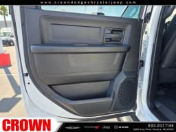 Ram 3500 Tradesman 4x4 Crew Cab 8' Box 2026 — side view