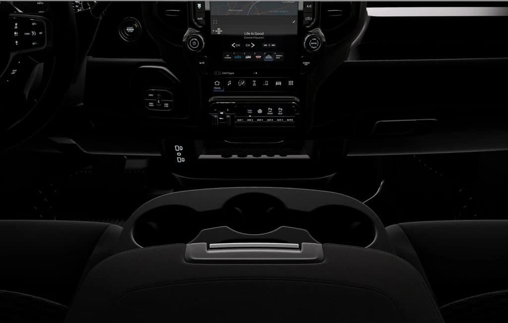 Ram 3500 Tradesman 4x4 Crew Cab 8' Box 2026 — side view