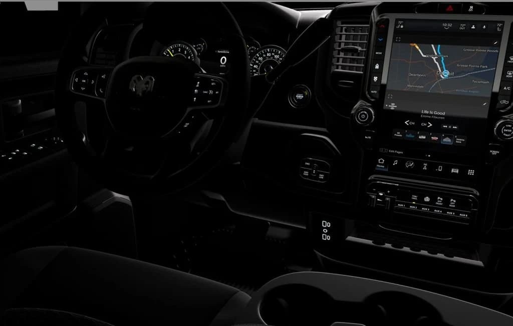 Ram 3500 Tradesman 4x4 Crew Cab 8' Box 2026 — side view