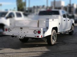 Ram 3500 Tradesman 4x4 Crew Cab 8' Box 2026 — side view