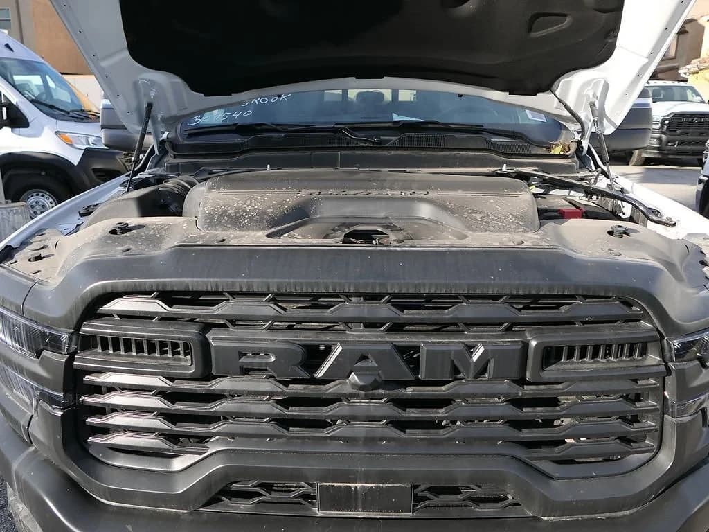 Ram 3500 Tradesman 4x4 Crew Cab 8' Box 2026 — side view