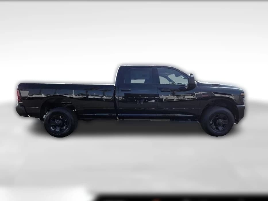 Ram 3500 Tradesman 4x4 Crew Cab 8' Box 2026 — side view