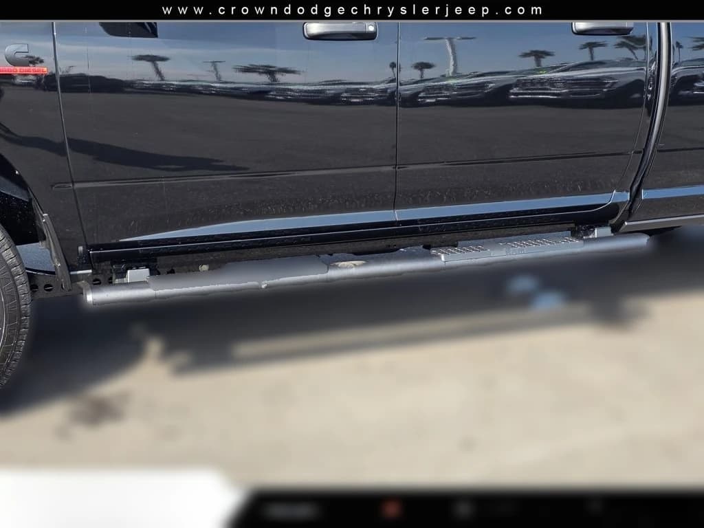 Ram 3500 Tradesman 4x4 Crew Cab 8' Box 2026 — side view
