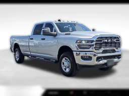 Ram 3500 Tradesman 4x4 Crew Cab 8' Box 2026 — side view