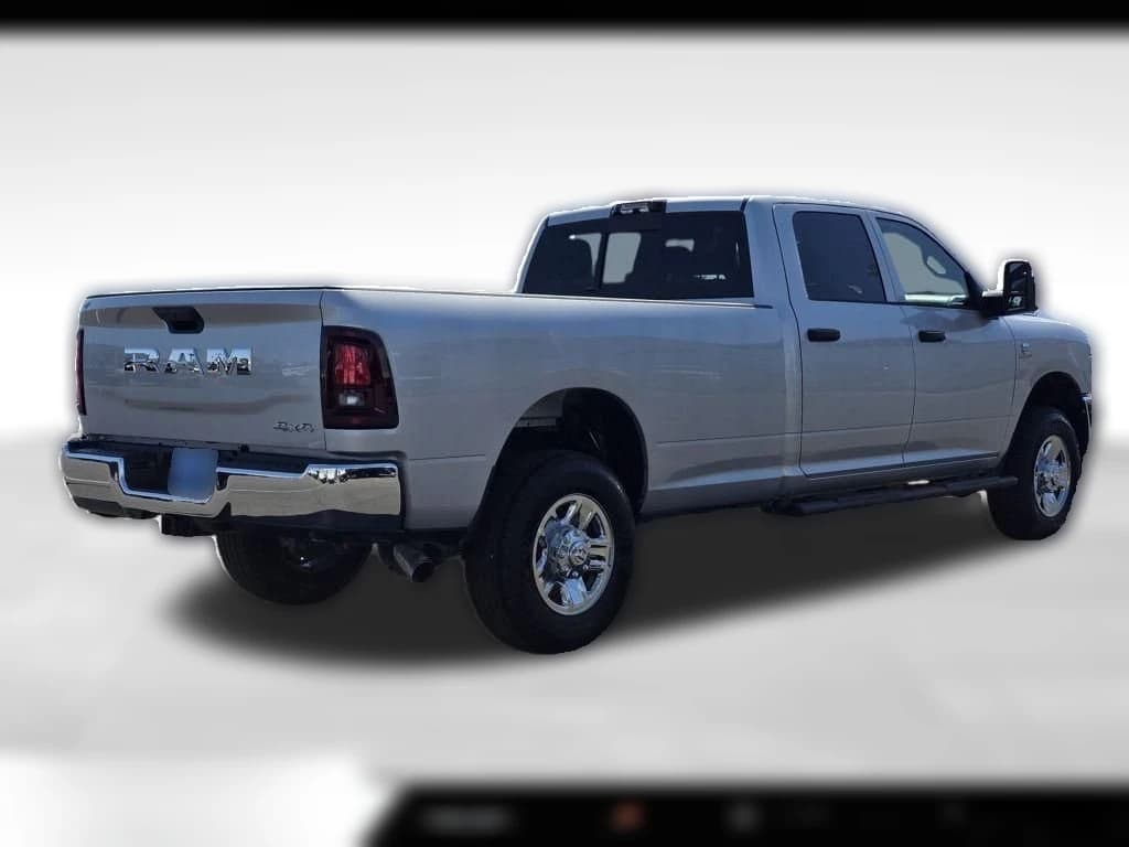 Ram 3500 Tradesman 4x4 Crew Cab 8' Box 2026 — side view