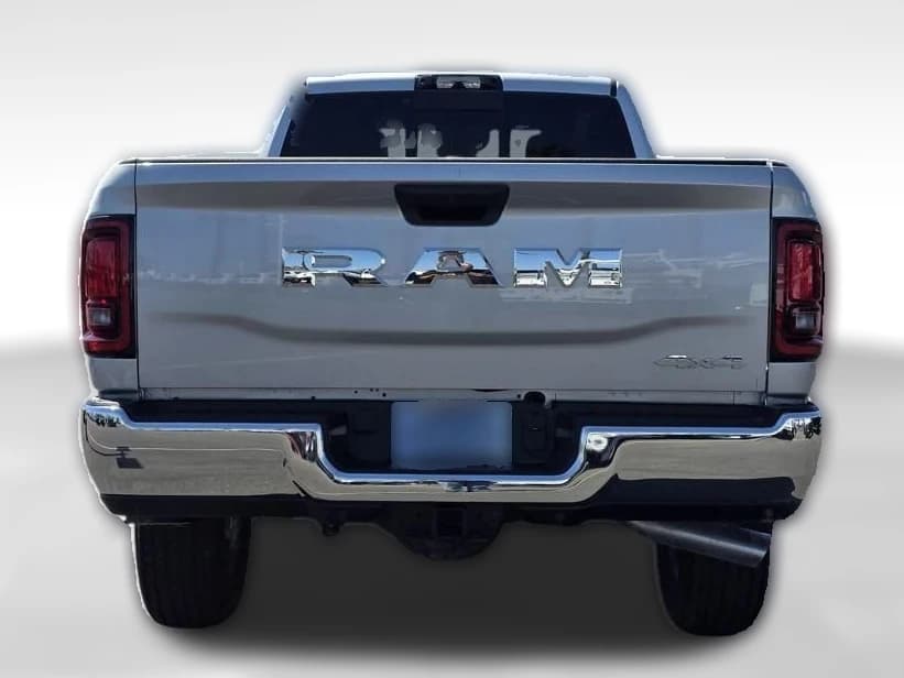 Ram 3500 Tradesman 4x4 Crew Cab 8' Box 2026 — side view