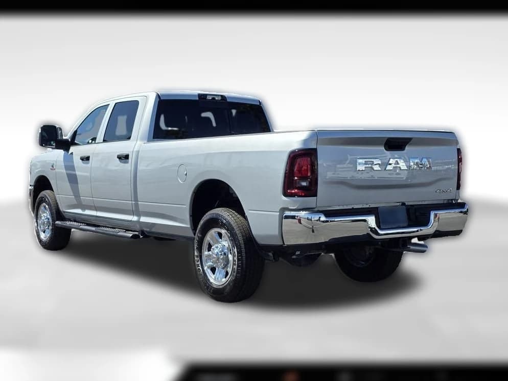 Ram 3500 Tradesman 4x4 Crew Cab 8' Box 2026 — side view