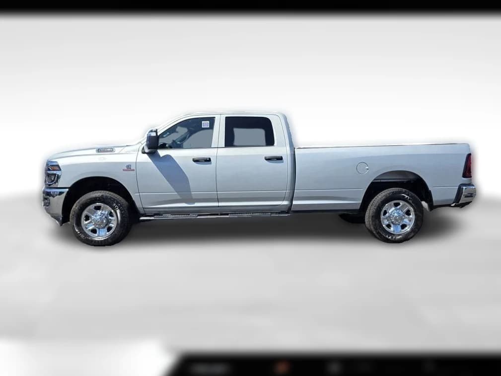 Ram 3500 Tradesman 4x4 Crew Cab 8' Box 2026 — side view