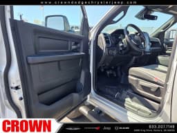 Ram 3500 Tradesman 4x4 Crew Cab 8' Box 2026 — side view