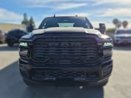 Ram 3500 Big Horn 4x4 Crew Cab 8' Box 2026 — side view