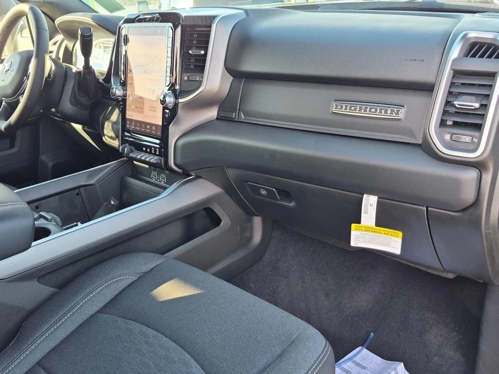 Ram 3500 Big Horn 4x4 Crew Cab 8' Box 2026 — side view