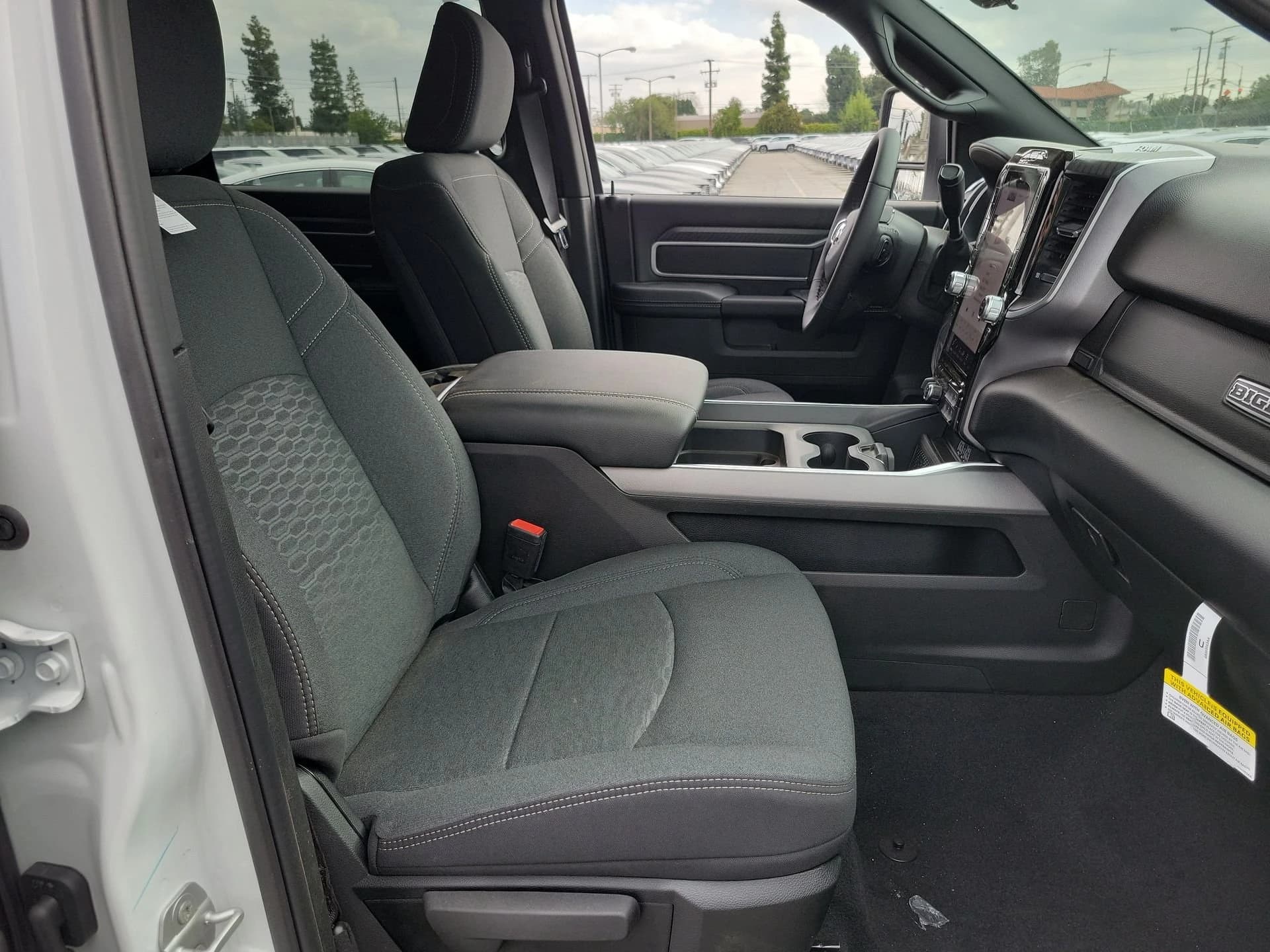 Ram 2500 Big Horn 4x2 Crew Cab 6'4" Box 2026 — side view