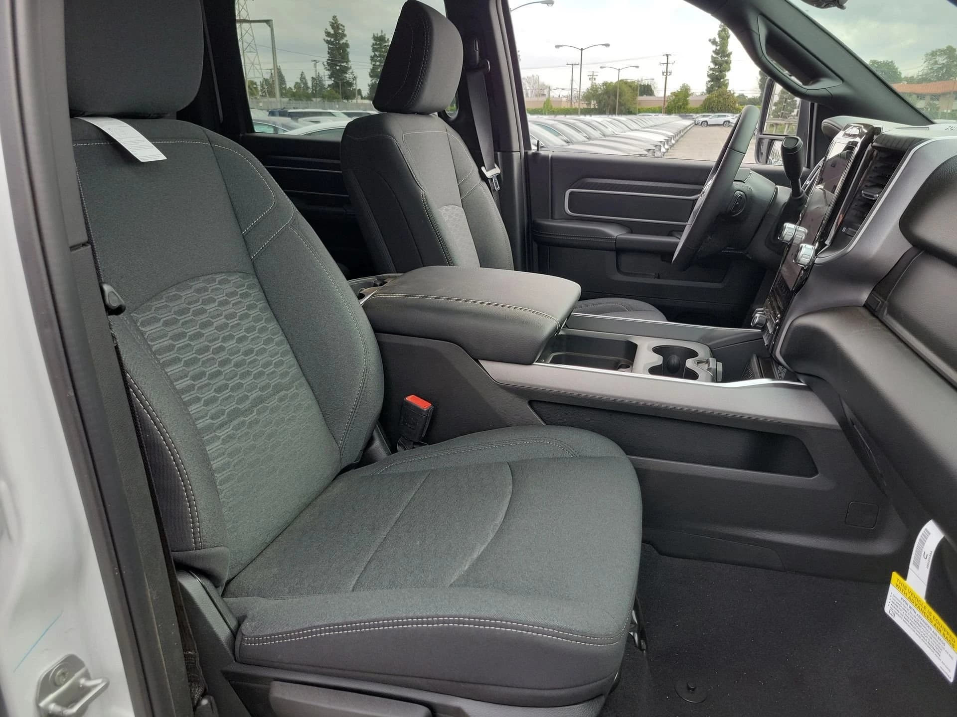 Ram 2500 Big Horn 4x2 Crew Cab 6'4" Box 2026 — side view
