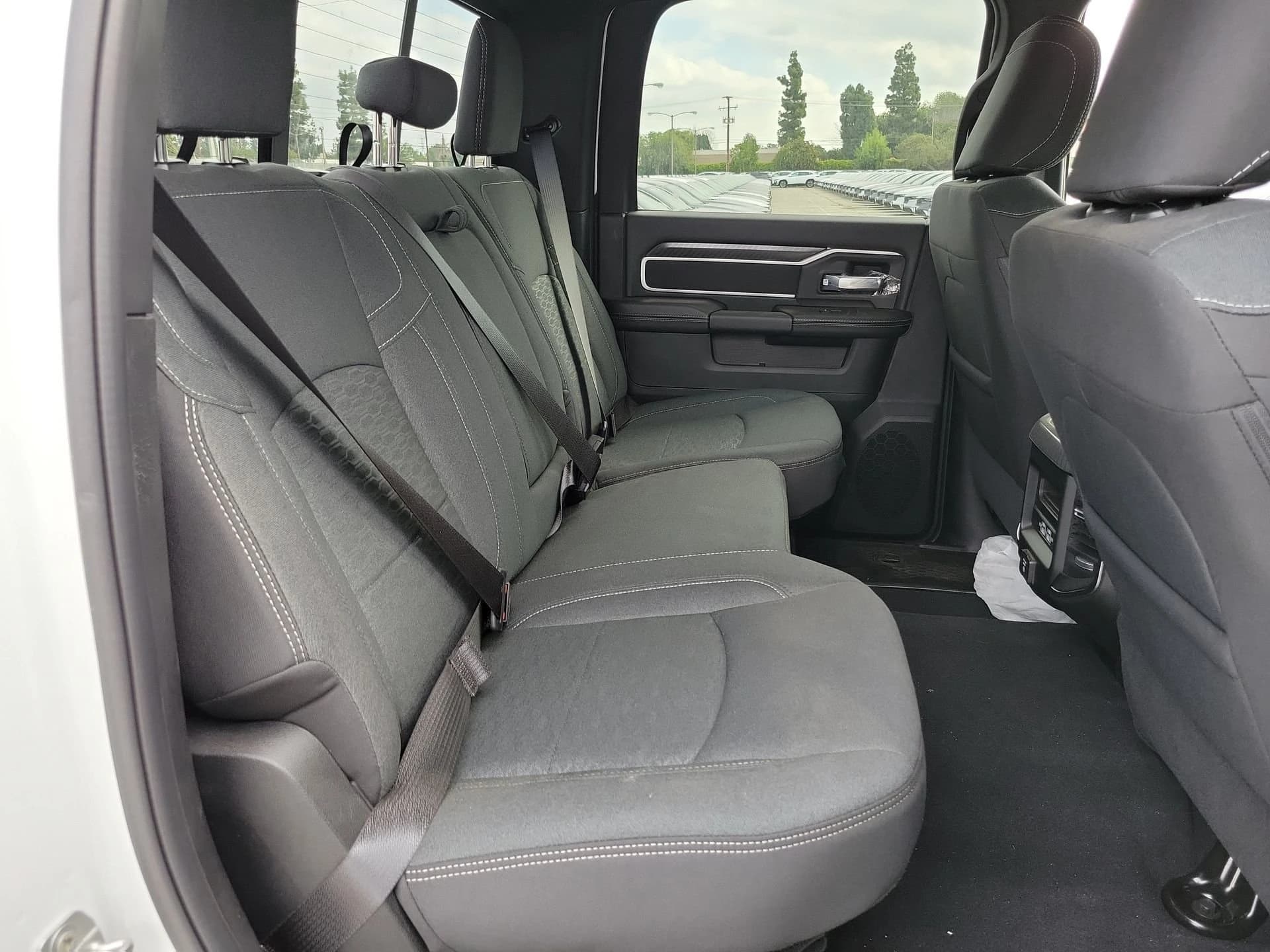 Ram 2500 Big Horn 4x2 Crew Cab 6'4" Box 2026 — side view