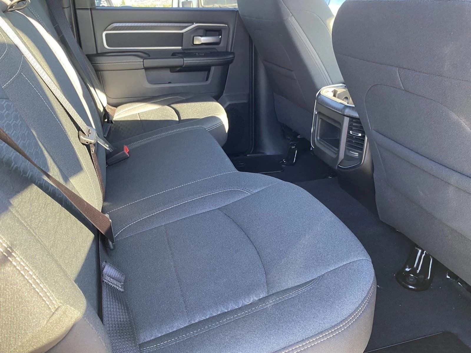 Ram 2500 Big Horn 4x2 Crew Cab 6'4" Box 2026 — side view