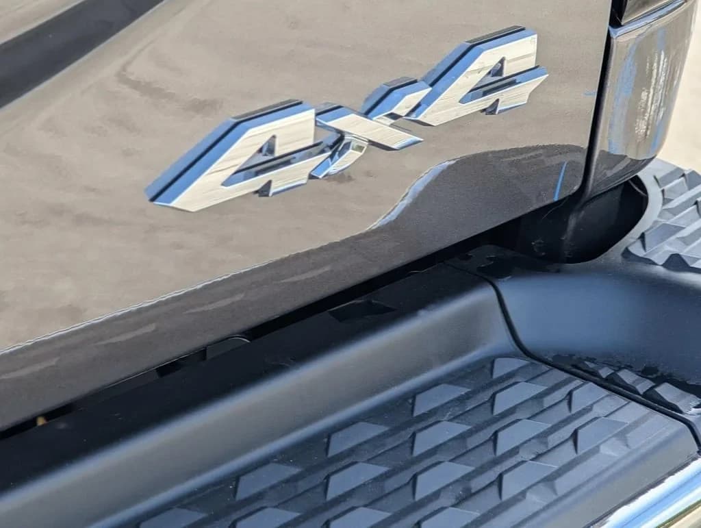 Ram 2500 Tradesman 4x4 Crew Cab 6'4" Box 2026 — side view
