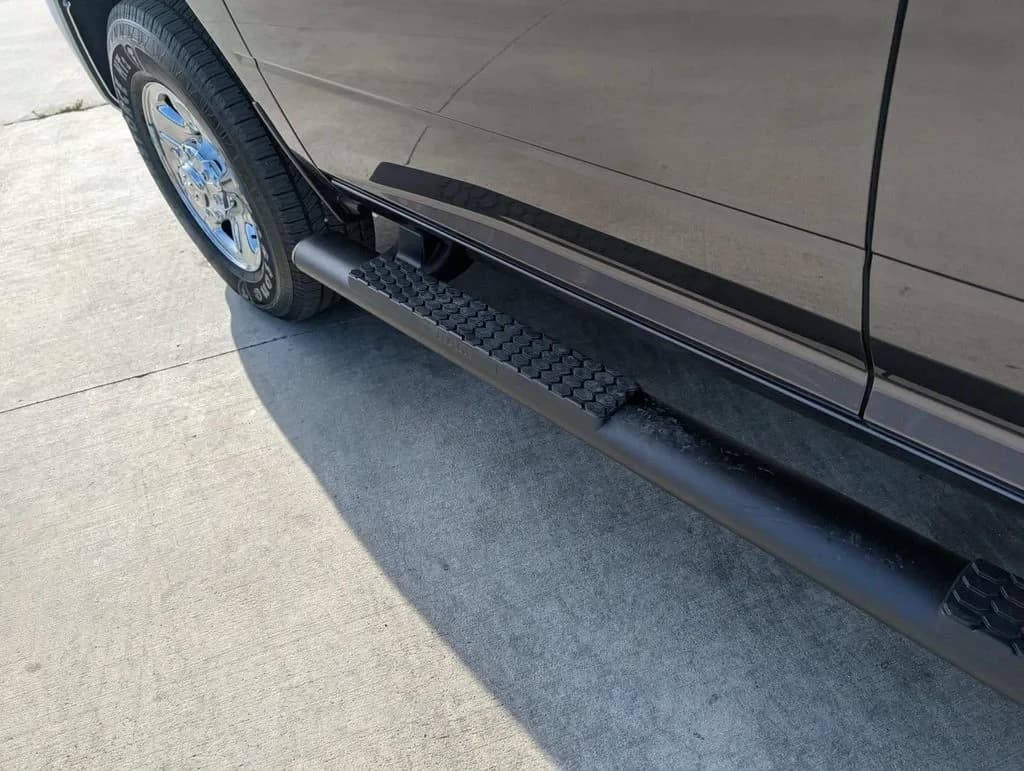 Ram 2500 Tradesman 4x4 Crew Cab 6'4" Box 2026 — side view
