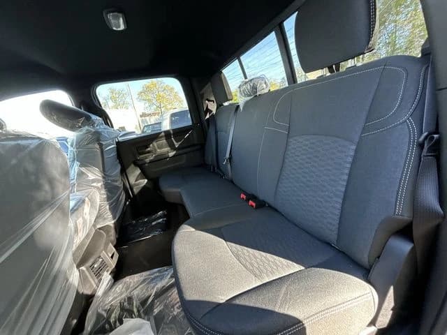Ram 2500 Black Express 4x4 Crew Cab 6'4" Box 2026 — side view