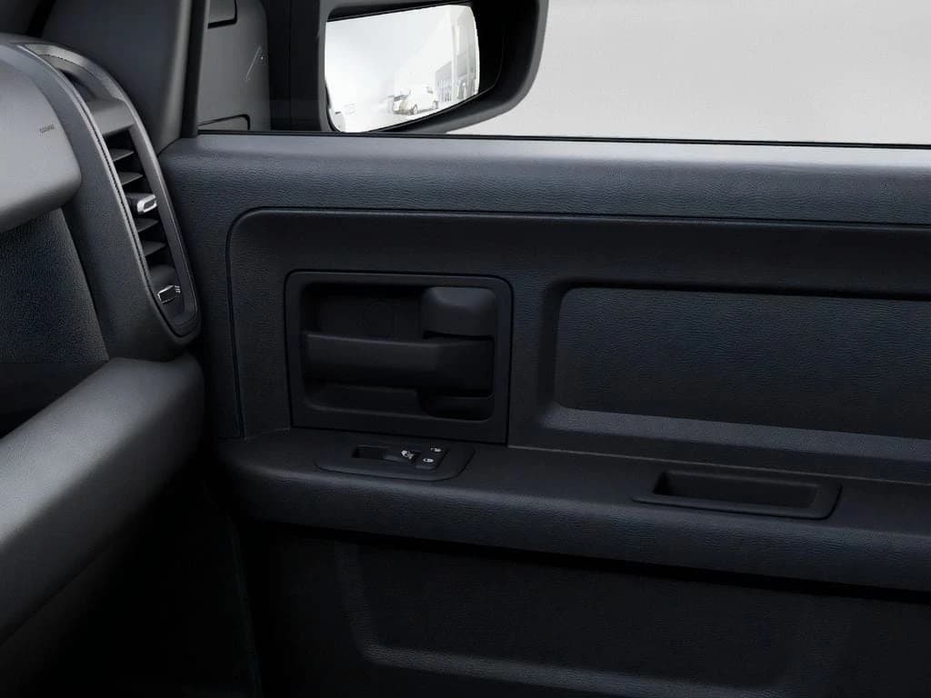 Ram 2500 Warlock 4x4 Crew Cab 6'4" Box 2026 — side view