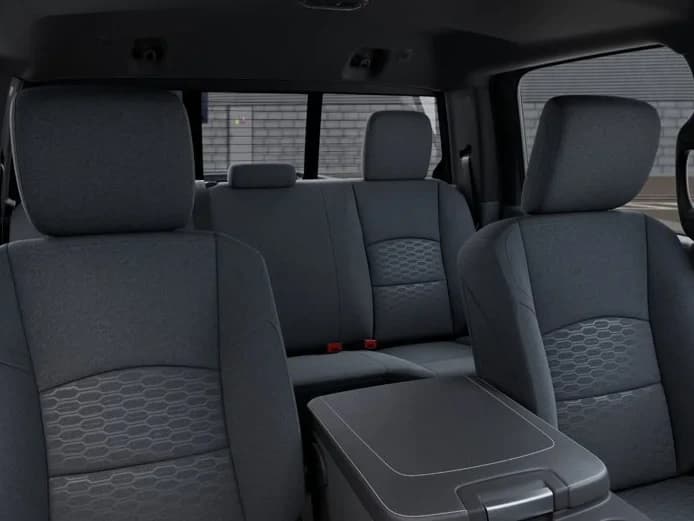 Ram 2500 Tradesman 4x4 Crew Cab 6'4" Box 2027 — side view
