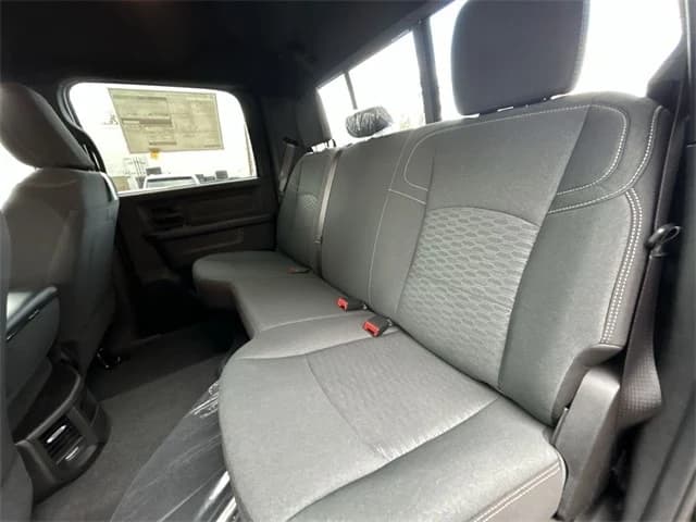 Ram 2500 Tradesman 4x4 Crew Cab 6'4" Box 2025 — side view