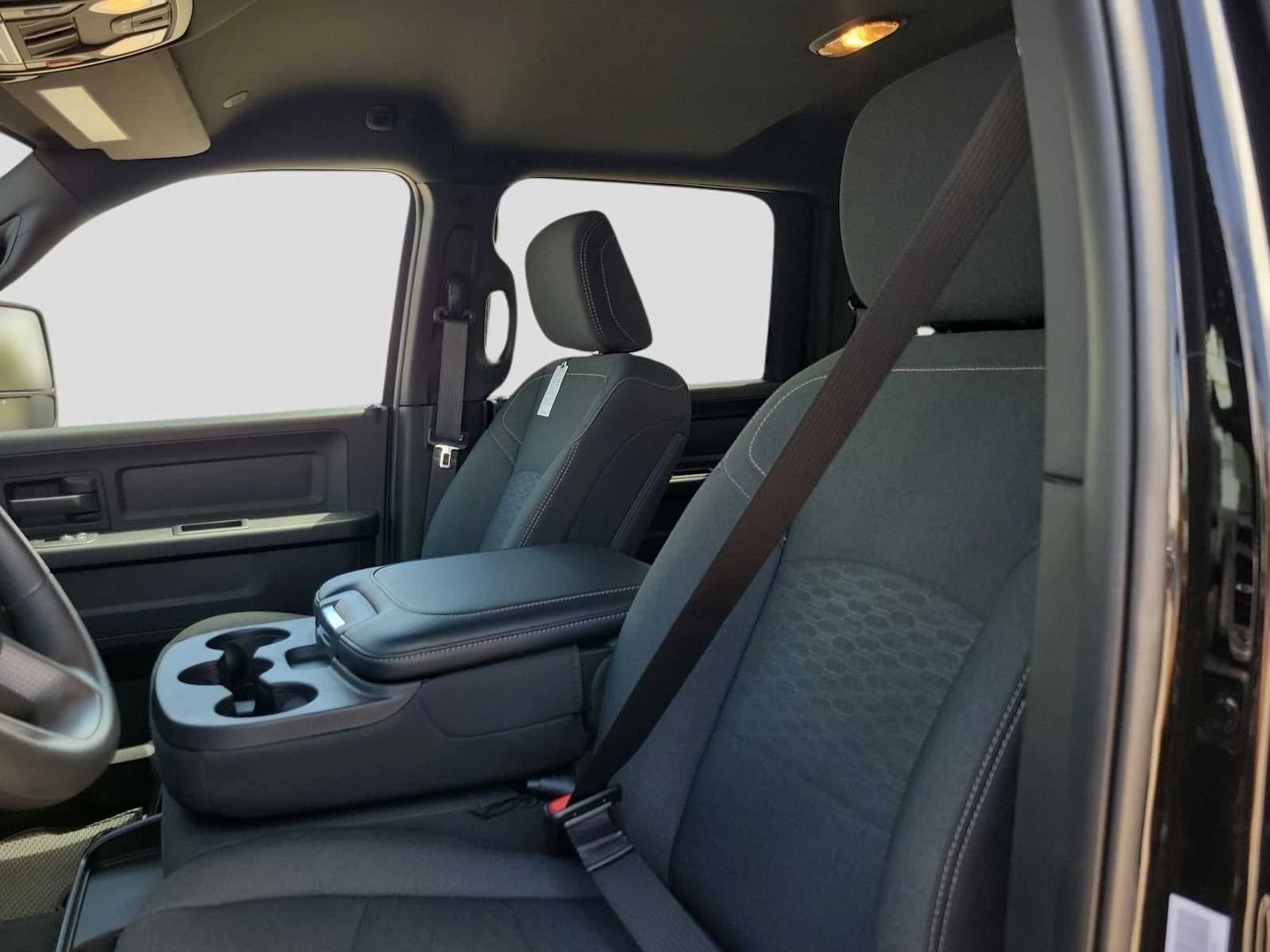 Ram 2500 Tradesman 4x4 Crew Cab 6'4" Box 2026 — side view