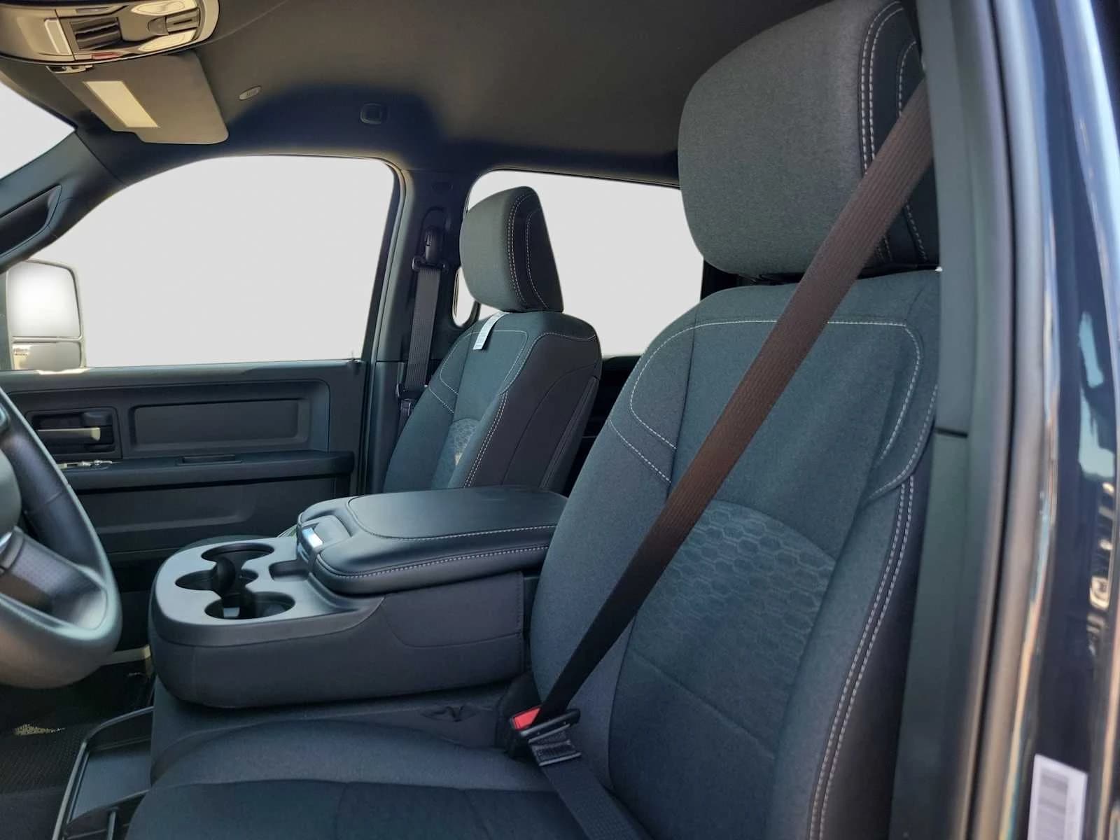 Ram 2500 Tradesman 4x4 Crew Cab 6'4" Box 2026 — side view