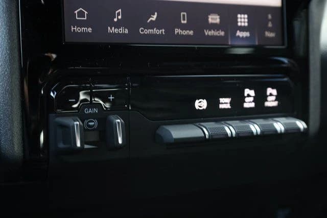 Ram 2500 Tradesman 4x4 Crew Cab 6'4" Box 2026 — side view