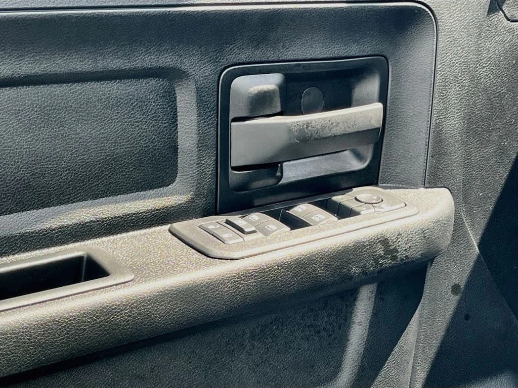 Ram 2500 Tradesman 4x4 Crew Cab 6'4" Box 2026 — side view