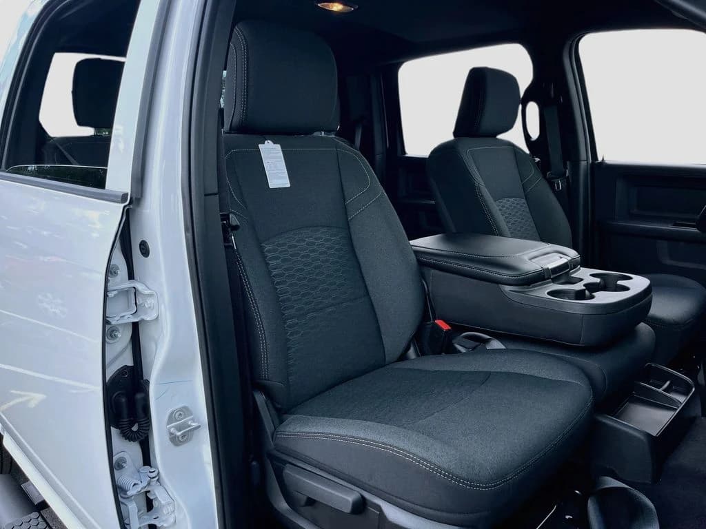 Ram 2500 Tradesman 4x4 Crew Cab 6'4" Box 2026 — side view