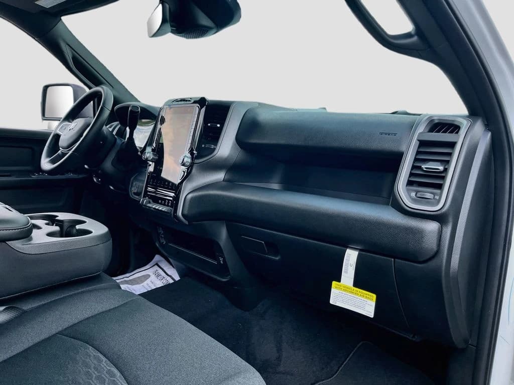 Ram 2500 Tradesman 4x4 Crew Cab 6'4" Box 2026 — side view