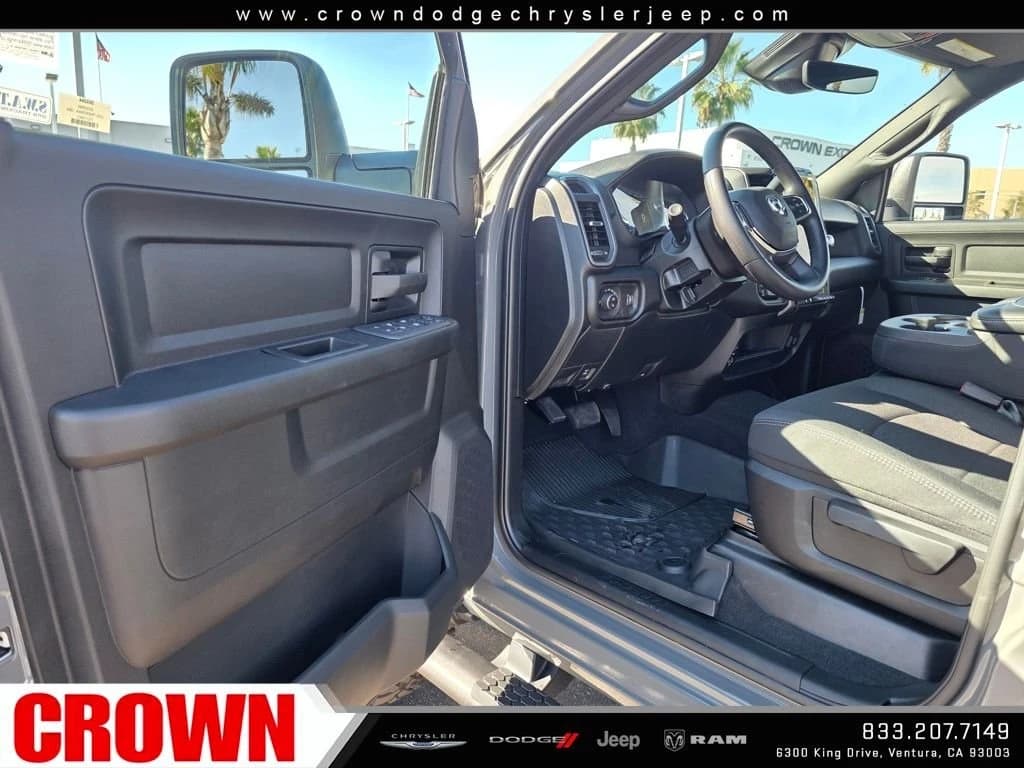 Ram 2500 Tradesman 4x4 Crew Cab 6'4" Box 2026 — side view