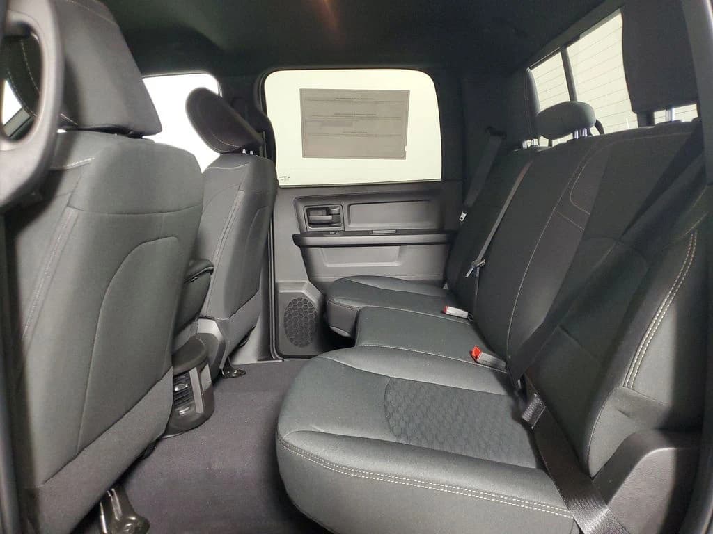 Ram 2500 Black Express 4x4 Crew Cab 6'4" Box 2026 — side view