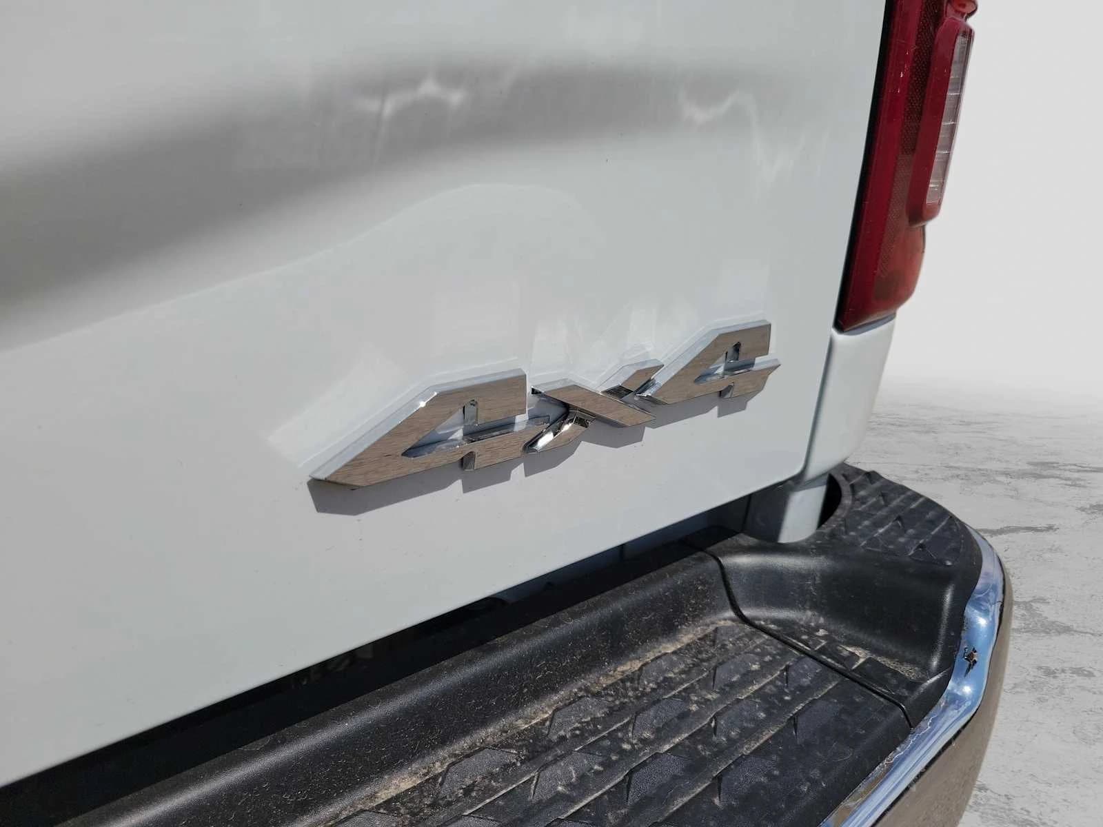 Ram 2500 Tradesman 4x4 Crew Cab 6'4" Box 2026 — side view