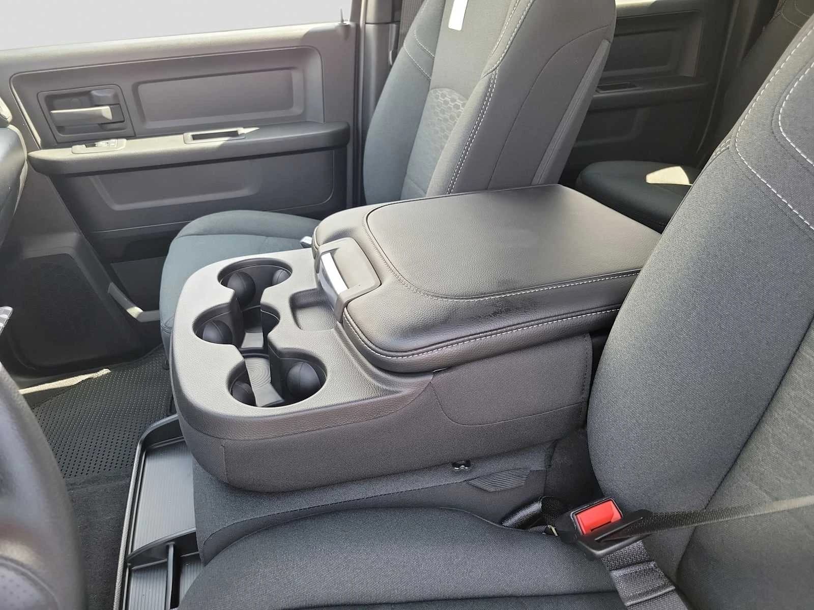 Ram 2500 Tradesman 4x4 Crew Cab 6'4" Box 2026 — side view