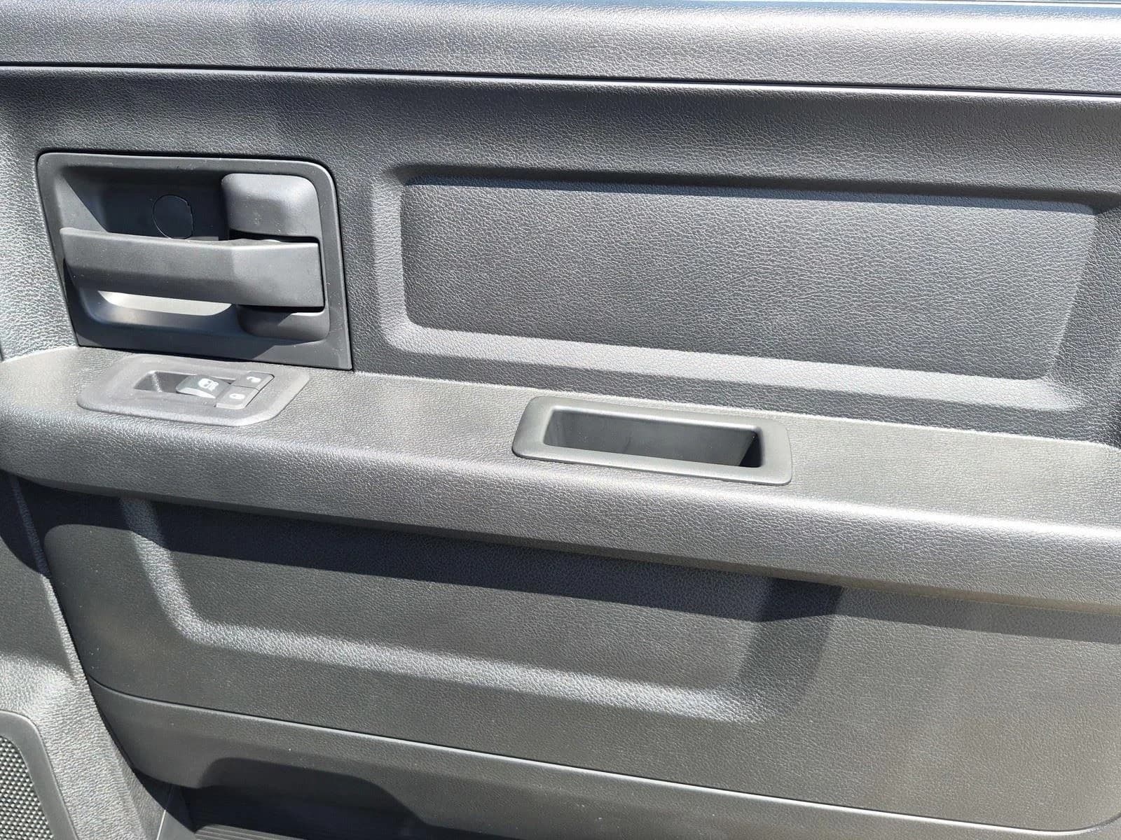 Ram 2500 Warlock 4x4 Crew Cab 6'4" Box 2026 — side view