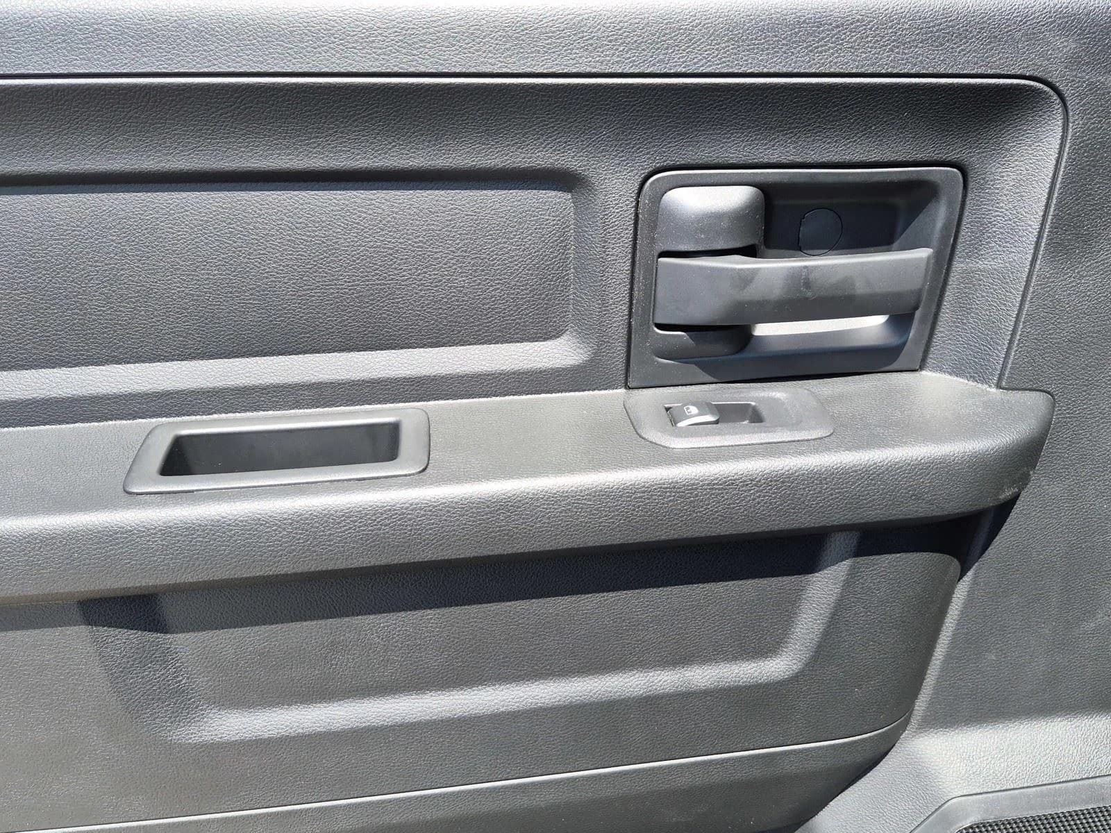 Ram 2500 Warlock 4x4 Crew Cab 6'4" Box 2026 — side view