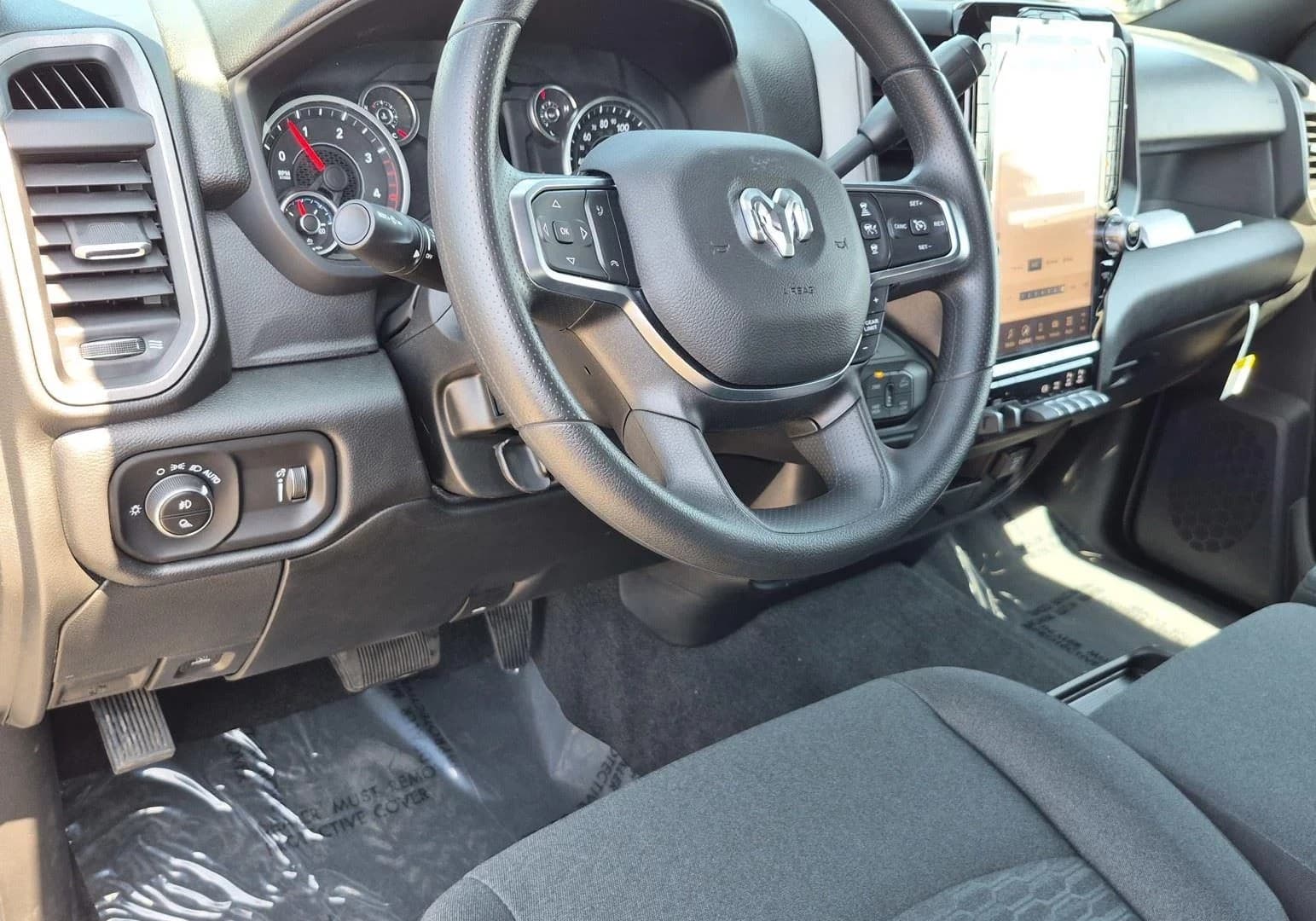 Ram 2500 Warlock 4x4 Crew Cab 6'4" Box 2026 — side view