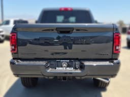 Ram 2500 Big Horn 4x4 Crew Cab 6'4" Box 2026 — side view