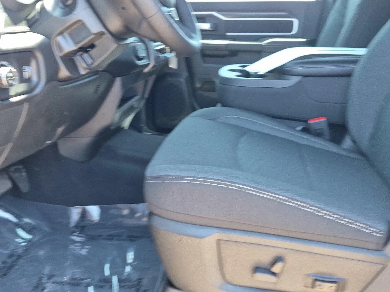 Ram 2500 Big Horn 4x4 Crew Cab 6'4" Box 2026 — side view