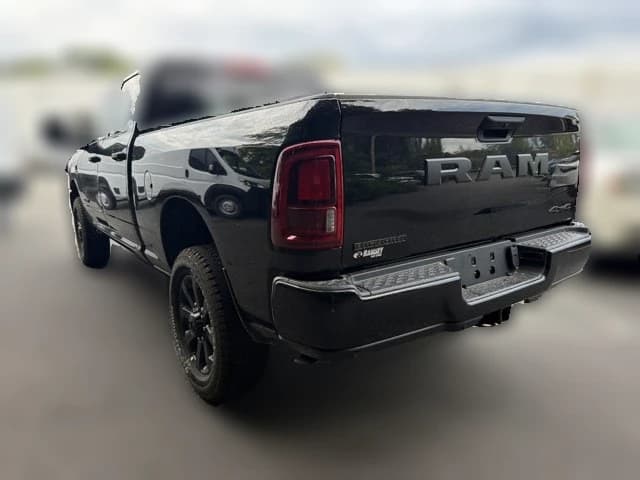 Ram 2500 Big Horn 4x4 Crew Cab 6'4" Box 2027 — side view