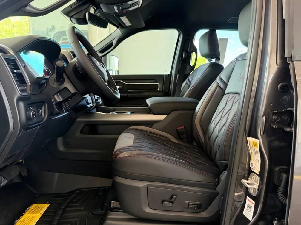 Ram 2500 Big Horn 4x4 Crew Cab 6'4" Box 2026 — side view