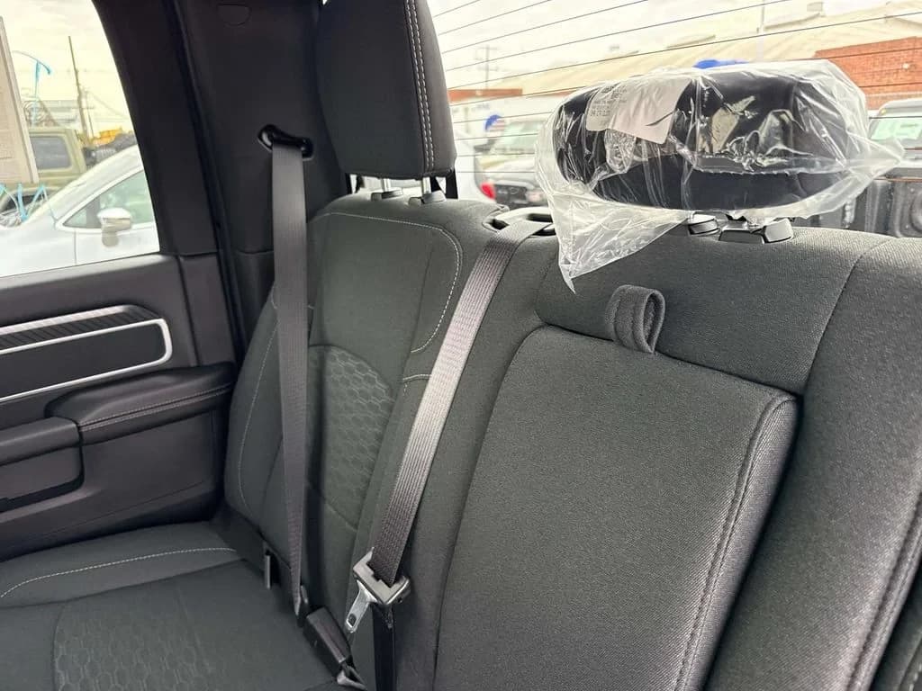Ram 2500 Big Horn 4x4 Crew Cab 6'4" Box 2026 — side view