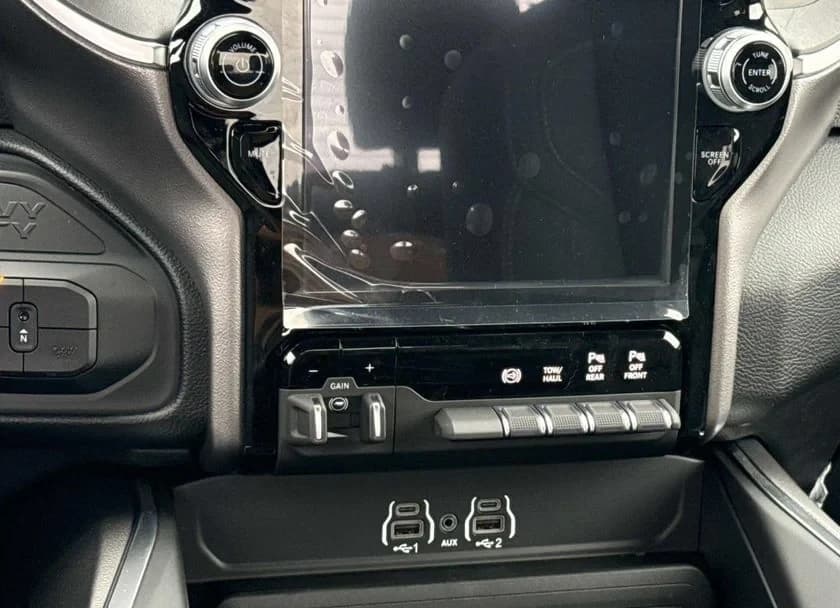 Ram 2500 Big Horn 4x4 Crew Cab 6'4" Box 2026 — side view