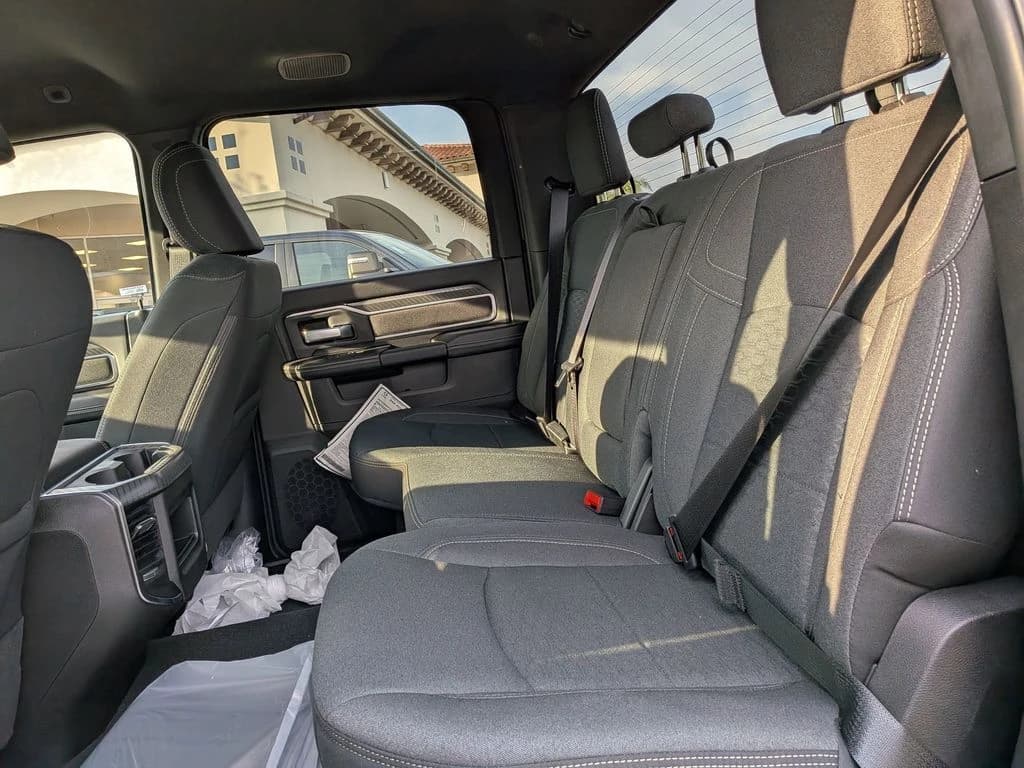 Ram 2500 Lone Star 4x4 Crew Cab 6'4" Box 2026 — side view
