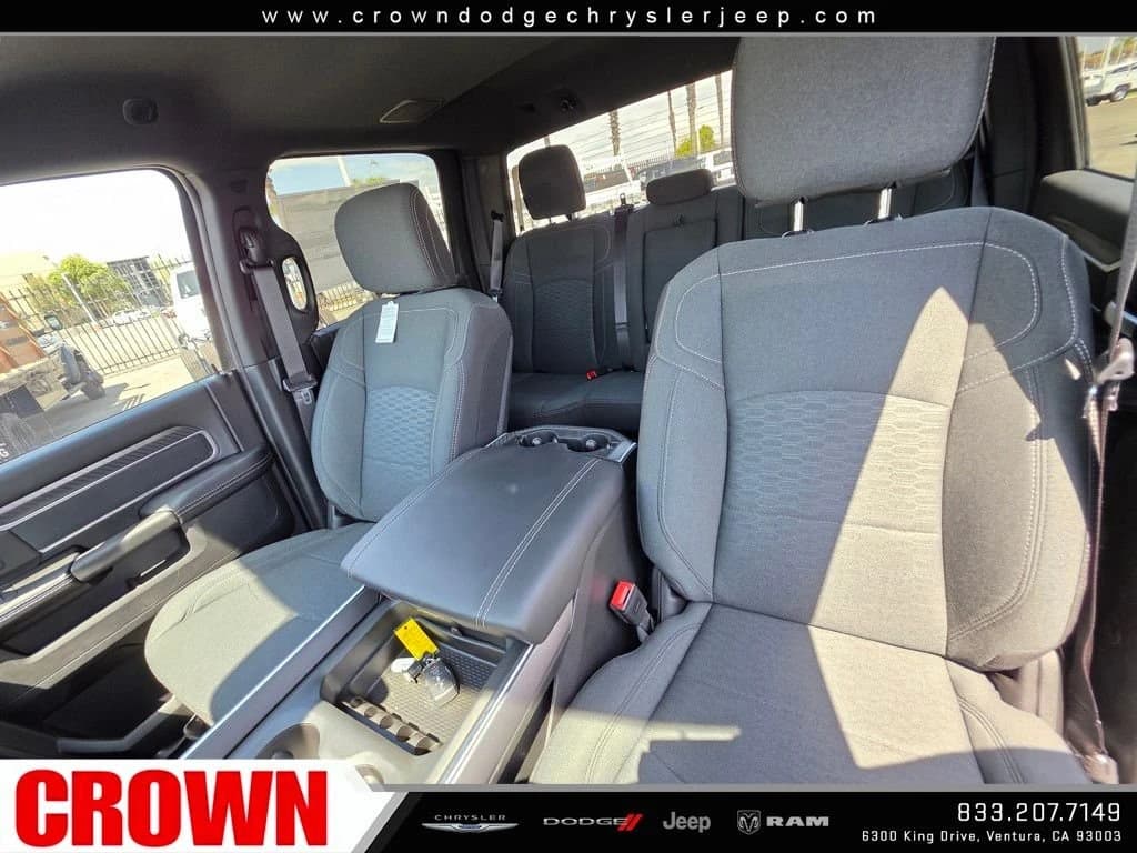 Ram 2500 Big Horn 4x4 Crew Cab 6'4" Box 2026 — side view