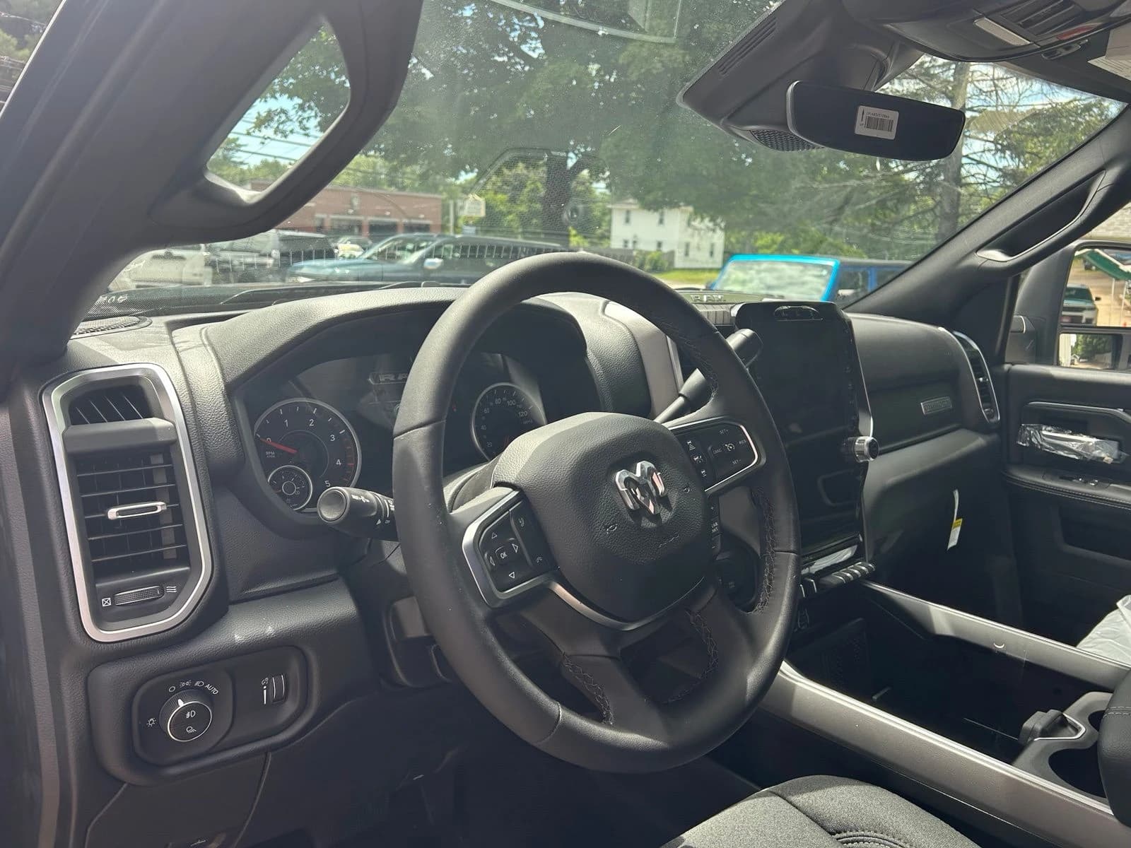 Ram 2500 Big Horn 4x4 Crew Cab 6'4" Box 2026 — side view