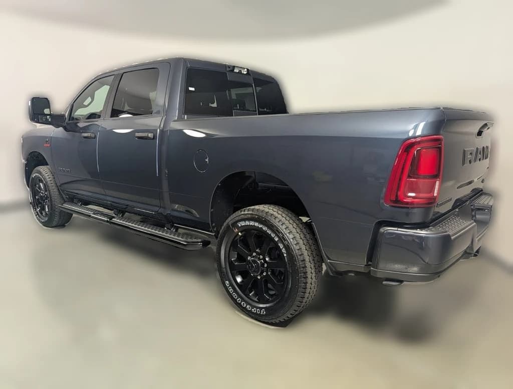 Ram 2500 Big Horn 4x4 Crew Cab 6'4" Box 2026 — side view