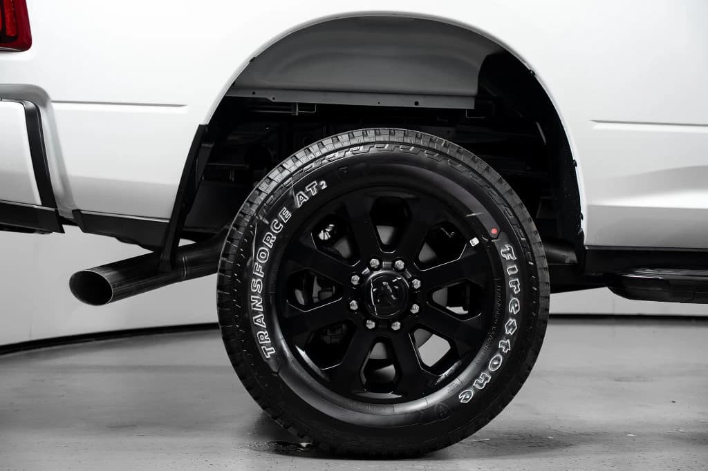 Ram 2500 Big Horn 4x4 Crew Cab 6'4" Box 2027 — side view