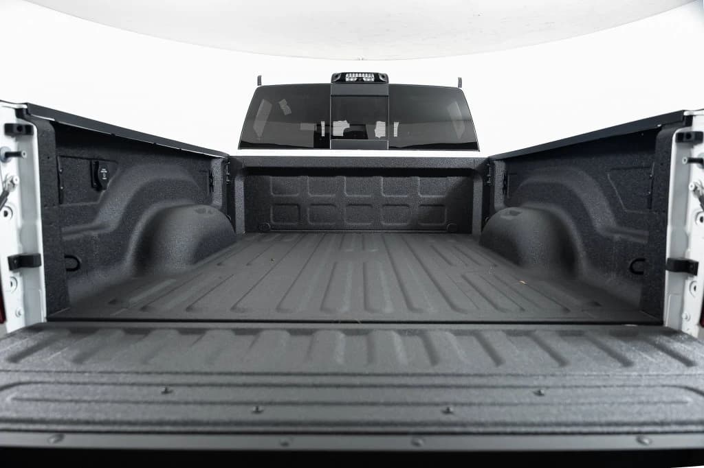 Ram 2500 Big Horn 4x4 Crew Cab 6'4" Box 2027 — side view
